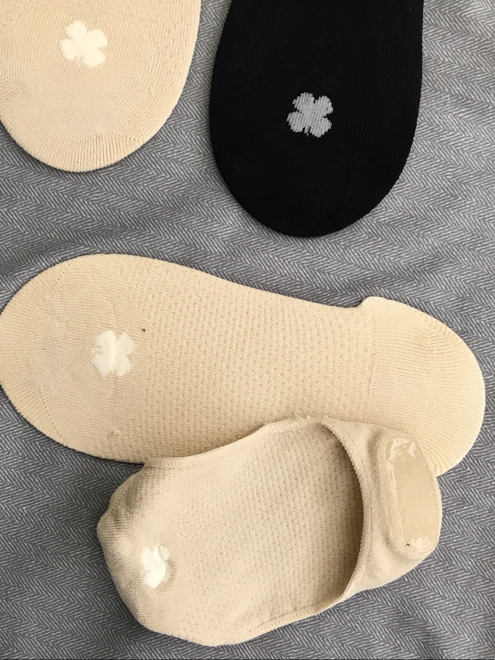 No-Show Liner Socks Pack — Black & Cream - Picture 2 of 3